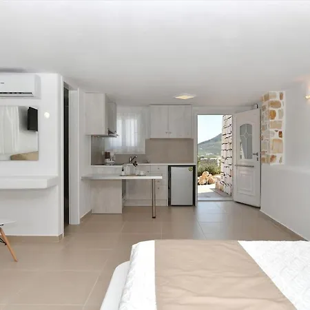 Irini's House With Jacuzzi Holiday home *