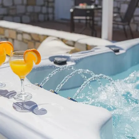 Irini's House With Jacuzzi Дом отдыха