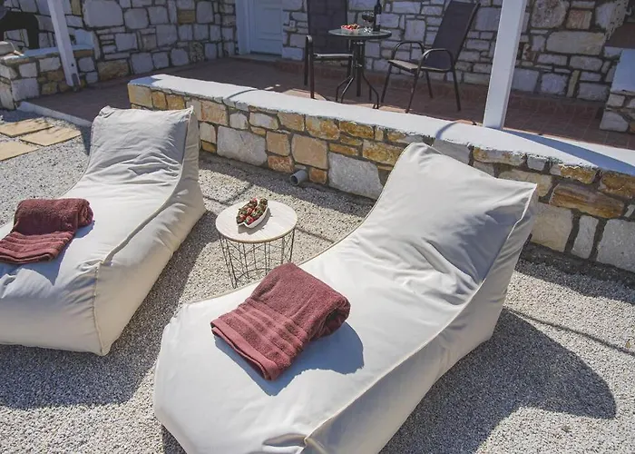 Dom wakacyjny Irini's House With Jacuzzi Dhragoulas