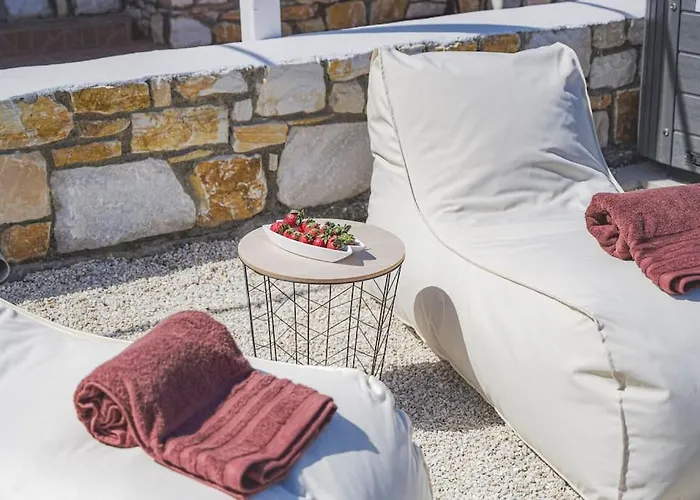 Dom wakacyjny Irini's House With Jacuzzi Dhragoulas