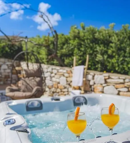 Holiday home Irini's House With Jacuzzi